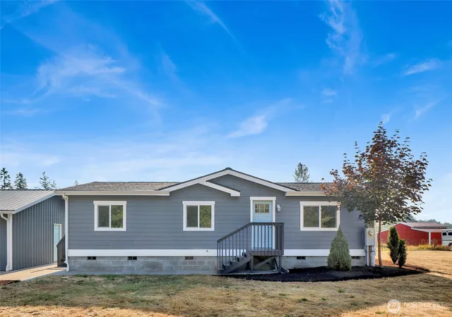 Photo 2 of Manufactured home for sale at 7633 Avery Ln, Custer, WA 98240 | MLS# NWM2575265 | Listing updated on 2026-09-25