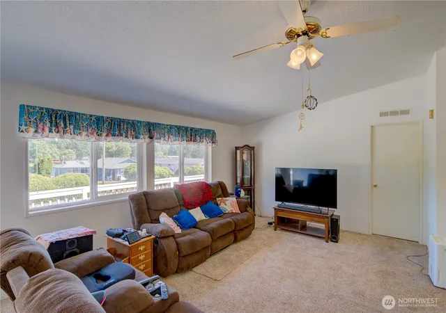 Photo 4 of Manufactured home for sale at 24307 Birch Pl, Ocean Park, WA 98640 | MLS# NWM2575271 | Listing updated on 2026-09-28