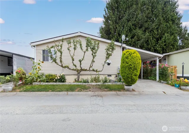 Photo 1 of Manufactured home for sale at 607 Se 37th St #94, Auburn, WA 98002 | MLS# NWM2575284 | Listing updated on 2026-09-25