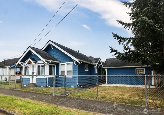 Photo 1 of Single family home for sale at 108 S Michigan, Aberdeen, WA 98520 | MLS# NWM2575289 | Listing updated on 2026-09-25