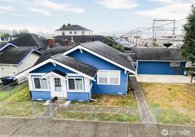 Photo 2 of Single family home for sale at 108 S Michigan, Aberdeen, WA 98520 | MLS# NWM2575289 | Listing updated on 2026-09-25