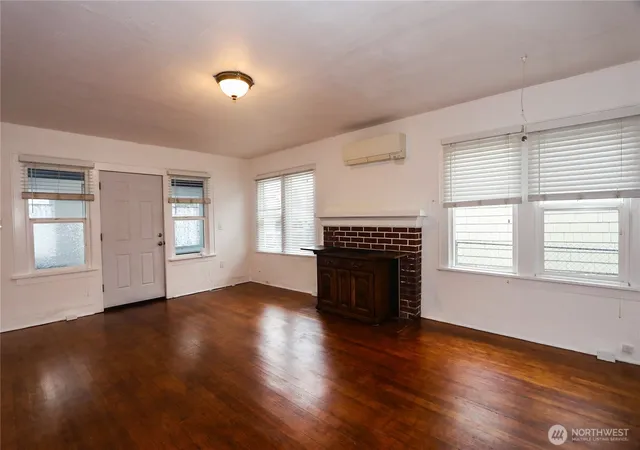 Photo 4 of Single family home for sale at 108 S Michigan, Aberdeen, WA 98520 | MLS# NWM2575289 | Listing updated on 2026-09-25
