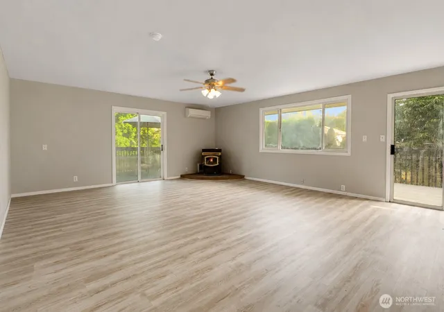 Photo 4 of Sale Pending at 16507 122Nd Ave E, Puyallup, WA 98374 | MLS# NWM2575295 | Listing updated on 2026-09-22
