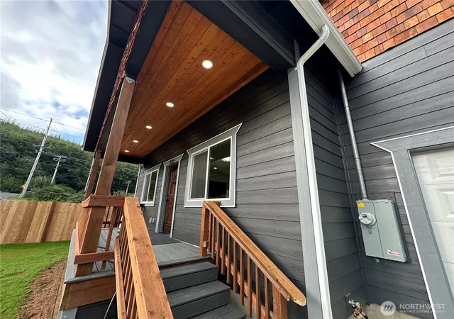 Photo 3 of Sale Pending at 2015 Harding Rd, Aberdeen, WA 98520 | MLS# NWM2575303 | Listing updated on 2026-09-25