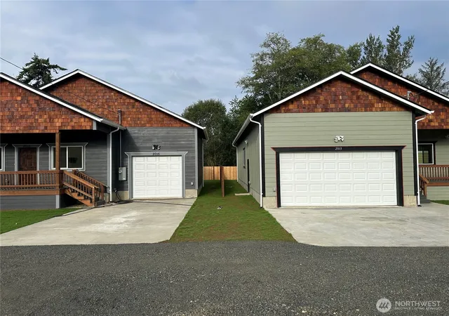 Photo 4 of Sale Pending at 2015 Harding Rd, Aberdeen, WA 98520 | MLS# NWM2575303 | Listing updated on 2026-09-25