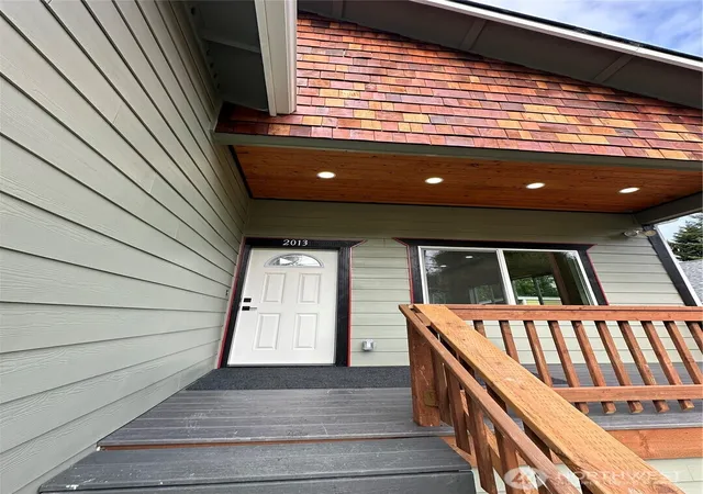 Photo 1 of Single family home for sale at 2013 Harding Rd, Aberdeen, WA 98520 | MLS# NWM2575306 | Listing updated on 2026-09-19