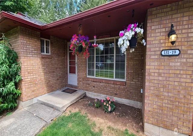 Photo 2 of Single family home for sale at 131 19 Brim Rd, Onalaska, WA 98570 | MLS# NWM2575323 | Listing updated on 2026-09-24
