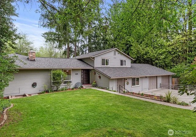 Photo 2 of Single family home for sale at 17632 Se 123rd Pl, Renton, WA 98059 | MLS# NWM2575330 | Listing updated on 2026-09-30