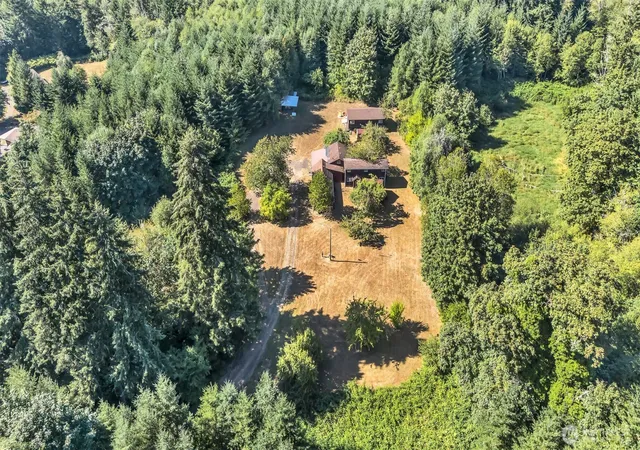 Photo 3 of Sale Pending at 405 Italian Creek Rd, Kalama, WA 98625 | MLS# NWM2575333 | Listing updated on 2026-09-22