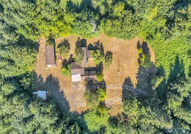 Photo 4 of Sale Pending at 405 Italian Creek Rd, Kalama, WA 98625 | MLS# NWM2575333 | Listing updated on 2026-09-22