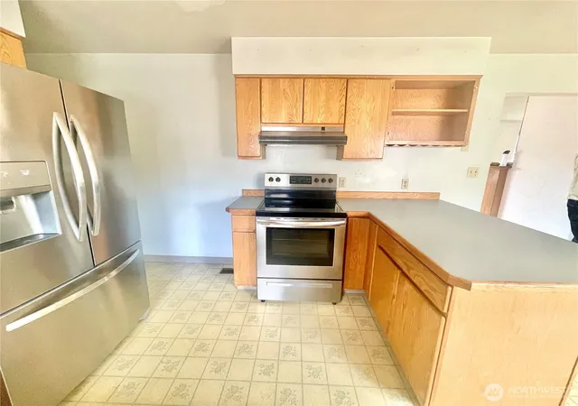Photo 4 of Single family home for sale at 610 Sw Front Ave, Castle Rock, WA 98611 | MLS# NWM2575353 | Listing updated on 2026-09-25