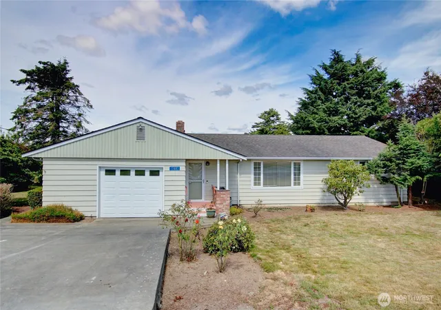 Photo 1 of Single family home for sale at 17483 Peterson Rd, Burlington, WA 98233 | MLS# NWM2575358 | Listing updated on 2026-09-25
