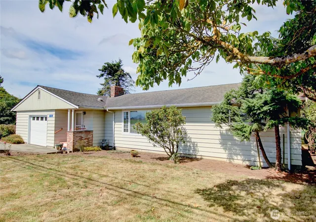 Photo 2 of Single family home for sale at 17483 Peterson Rd, Burlington, WA 98233 | MLS# NWM2575358 | Listing updated on 2026-09-25
