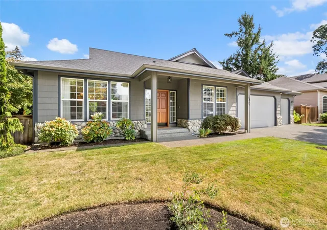 Photo 2 of Single family home for sale at 6401 91st Avenue Ct W, University Place, WA 98467 | MLS# NWM2575371 | Listing updated on 2026-09-30
