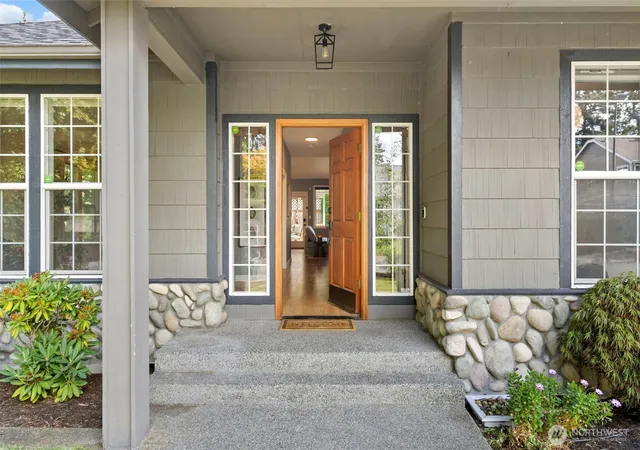 Photo 3 of Single family home for sale at 6401 91st Avenue Ct W, University Place, WA 98467 | MLS# NWM2575371 | Listing updated on 2026-09-30