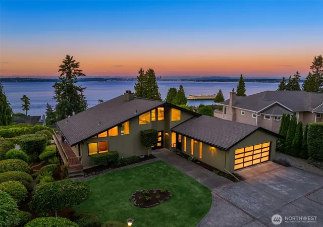 Photo 4 of Single family home for sale at 10793 Ne Bill Point Dr, Bainbridge Island, WA 98110 | MLS# NWM2575400 | Listing updated on 2026-10-01