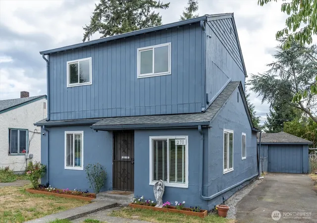 Photo 3 of Single family home for sale at 270 23rd Ave, Longview, WA 98632 | MLS# NWM2575402 | Listing updated on 2026-10-01
