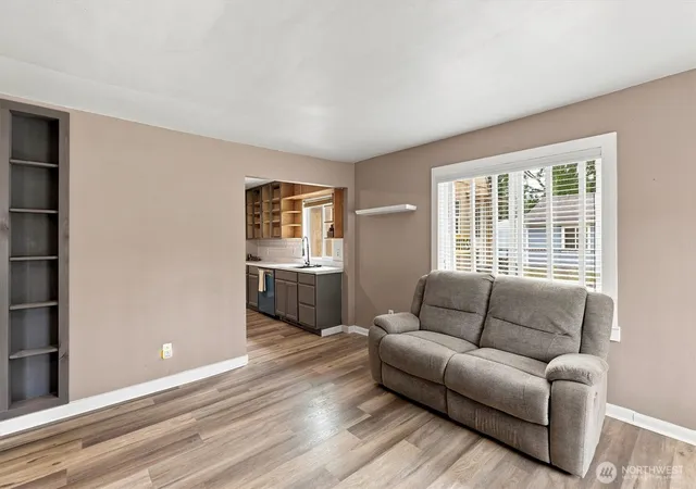 Photo 4 of Single family home for sale at 270 23Rd Ave, Longview, WA 98632 | MLS# NWM2575402 | Listing updated on 2026-10-01