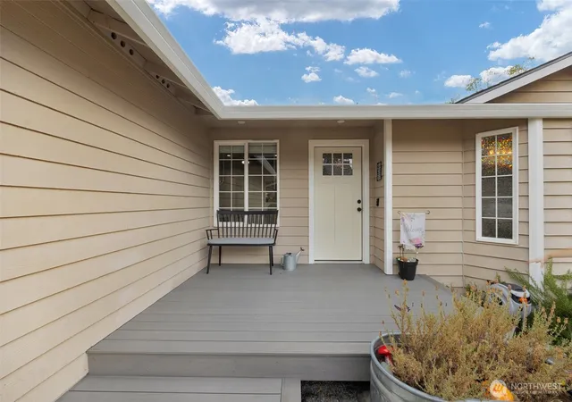 Photo 2 of Single family home for sale at 5326 75th Ave Ne, Marysville, WA 98270 | MLS# NWM2575405 | Listing updated on 2026-09-25