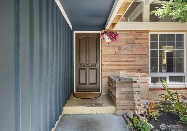 Photo 2 of Single family home for sale at 1216 N 172nd St, Shoreline, WA 98133 | MLS# NWM2575417 | Listing updated on 2026-09-25