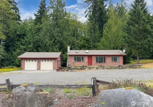 Photo 2 of Single family home for sale at 572 Dodger Ln, Port Angeles, WA 98363 | MLS# NWM2575425 | Listing updated on 2026-09-01