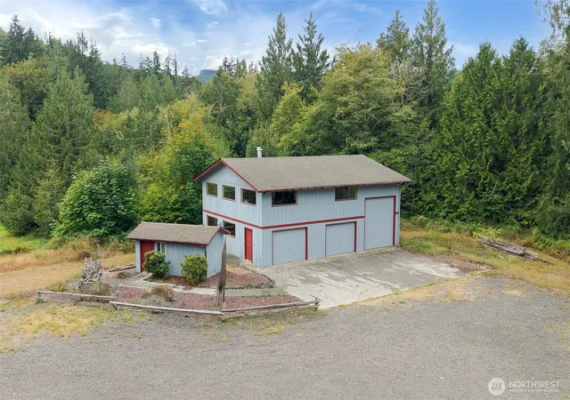 Photo 3 of Single family home for sale at 572 Dodger Ln, Port Angeles, WA 98363 | MLS# NWM2575425 | Listing updated on 2026-09-01
