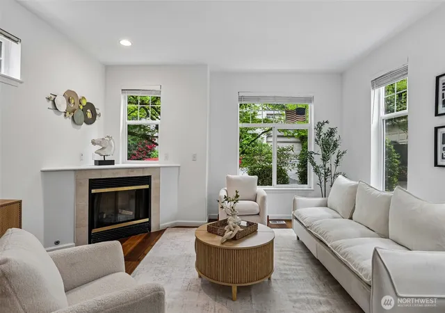 Photo 3 of Townhouse for sale at 9834 Ne 130Th Pl, Kirkland, WA 98034 | MLS# NWM2575428 | Listing updated on 2026-09-29
