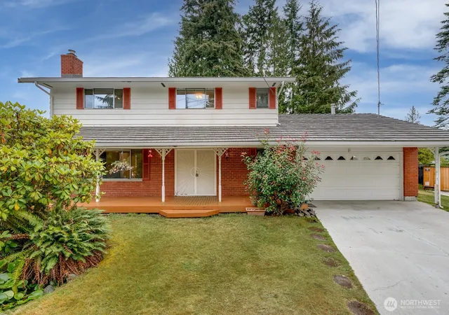 Photo 2 of Sale Pending at 2322 98th Street Se, Everett, WA 98208 | MLS# NWM2575440 | Listing updated on 2026-09-22