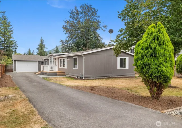 Photo 1 of Sale Pending at 138 2nd St, Gold Bar, WA 98251 | MLS# NWM2575443 | Listing updated on 2026-09-30