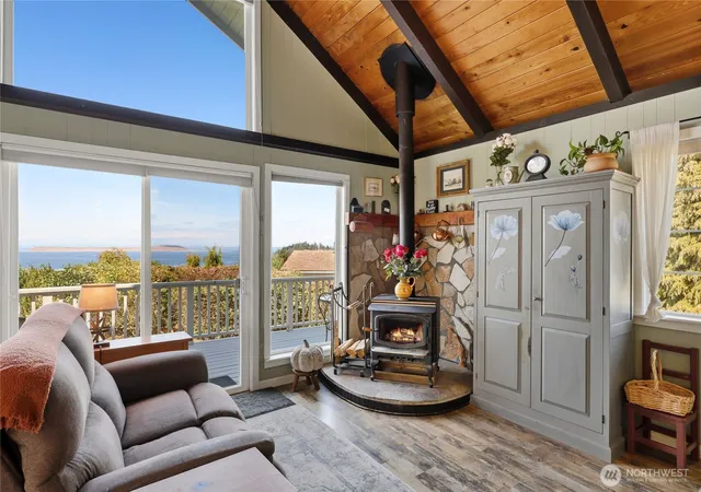 Photo 3 of Single family home for sale at 41 Hemlock Dr, Port Townsend, WA 98368 | MLS# NWM2575445 | Listing updated on 2026-09-29