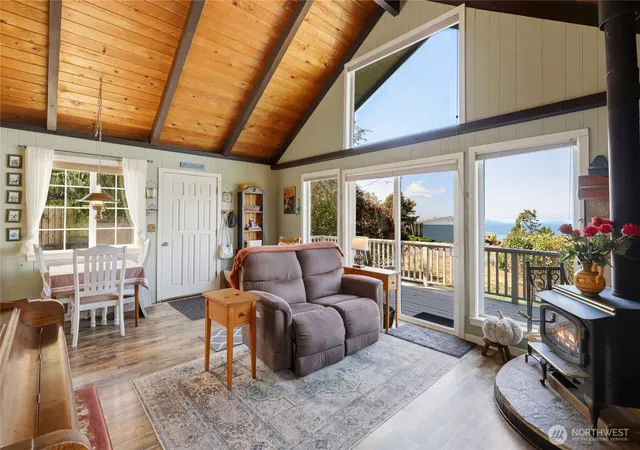 Photo 4 of Single family home for sale at 41 Hemlock Dr, Port Townsend, WA 98368 | MLS# NWM2575445 | Listing updated on 2026-09-29