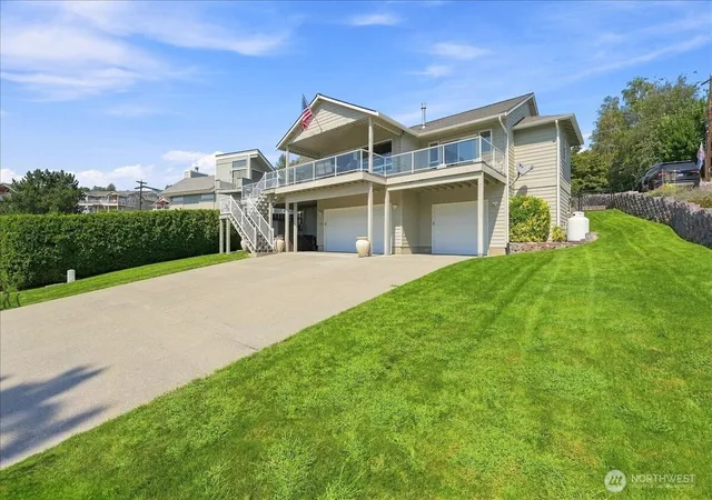 Photo 1 of Single family home for sale at 75 Coral St, Manson, WA 98831 | MLS# NWM2575458 | Listing updated on 2026-09-25