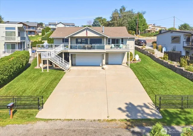 Photo 2 of Single family home for sale at 75 Coral St, Manson, WA 98831 | MLS# NWM2575458 | Listing updated on 2026-09-25