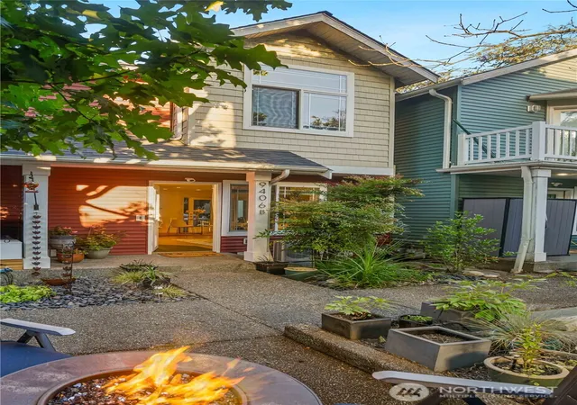 Photo 2 of Townhouse for sale at 9406 Linden Ave N #B, Seattle, WA 98103 | MLS# NWM2575461 | Listing updated on 2026-09-25