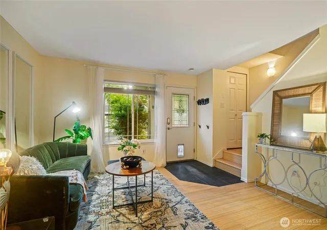 Photo 4 of Townhouse for sale at 9406 Linden Ave N #B, Seattle, WA 98103 | MLS# NWM2575461 | Listing updated on 2026-09-25