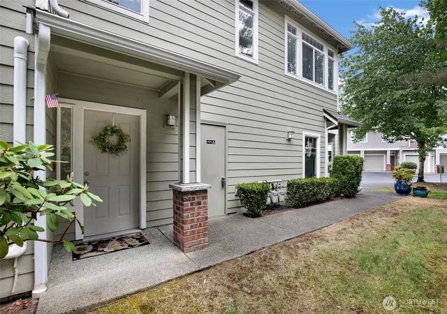 Photo 3 of Condo for sale at 595 241st Ln Se, Sammamish, WA 98074 | MLS# NWM2575462 | Listing updated on 2026-09-25