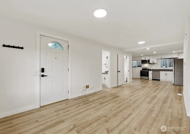 Photo 3 of Single family home for sale at 5407 31st Avenue S, Seattle, WA 98108 | MLS# NWM2575464 | Listing updated on 2026-09-25
