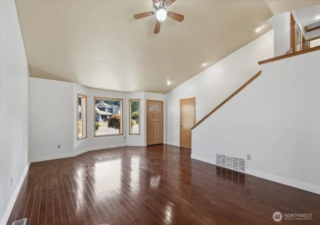 Photo 3 of Single family home for sale at 14016 Se 156Th Ct, Renton, WA 98058 | MLS# NWM2575498 | Listing updated on 2026-09-25