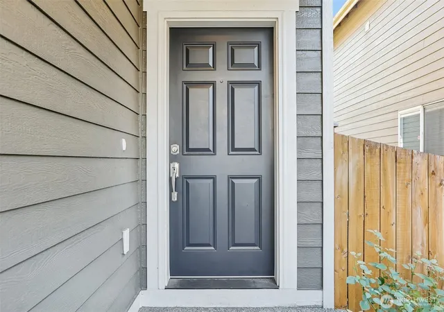 Photo 3 of Single family home for sale at 19627 1St Ave Se, Bothell, WA 98012 | MLS# NWM2575509 | Listing updated on 2026-09-26