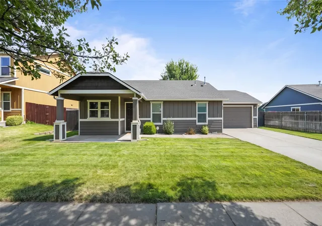 Photo 2 of Single family home for sale at 931 Highland Rd, Walla Walla, WA 99362 | MLS# NWM2575513 | Listing updated on 2026-10-22