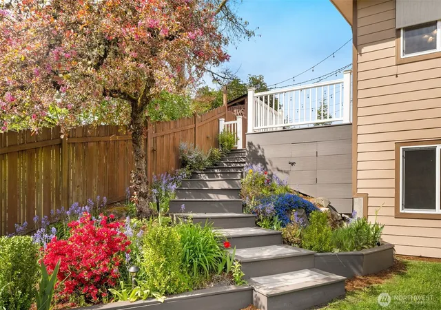 Photo 2 of Single family home for sale at 16204 Main St, Bellevue, WA 98008 | MLS# NWM2575528 | Listing updated on 2026-10-02