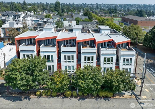 Photo 3 of Townhouse for sale at 6704 15th Ave Nw, Seattle, WA 98117 | MLS# NWM2575535 | Listing updated on 2026-09-25