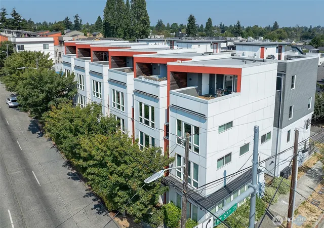 Photo 3 of Townhouse for sale at 6704 15Th Ave Nw, Seattle, WA 98117 | MLS# NWM2575535 | Listing updated on 2026-09-25