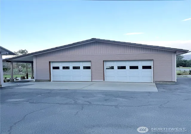 Photo 3 of Single family home for sale at 28 Dixon Rd, Omak, WA 98841 | MLS# NWM2575566 | Listing updated on 2026-09-25