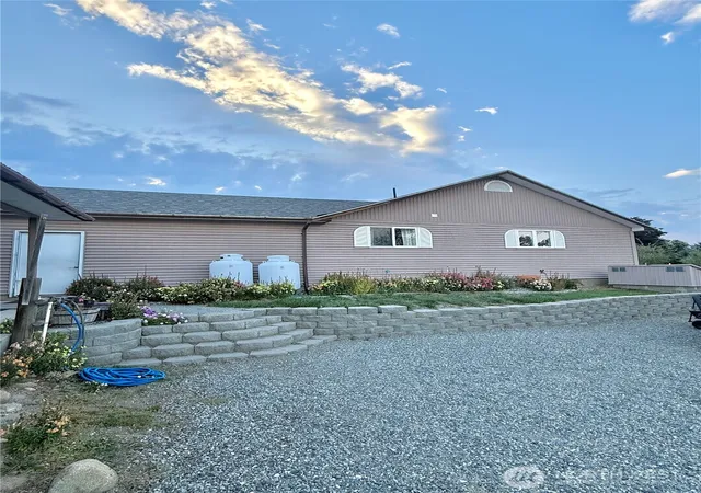 Photo 3 of Single family home for sale at 28 Dixon Rd, Omak, WA 98841 | MLS# NWM2575566 | Listing updated on 2026-09-25