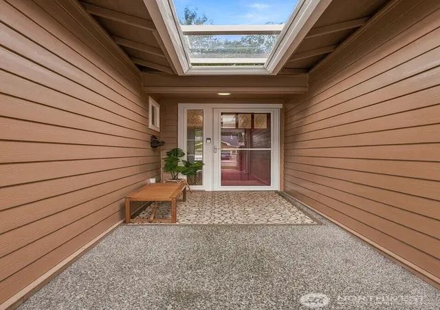 Photo 4 of Single family home for sale at 14413 192nd Avenue Ct E, Bonney Lake, WA 98391 | MLS# NWM2575569 | Listing updated on 2026-09-25