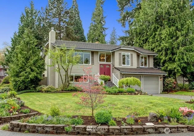 Photo 1 of Single family home for sale at 18927 Se 42nd Pl, Issaquah, WA 98027 | MLS# NWM2575573 | Listing updated on 2026-09-25