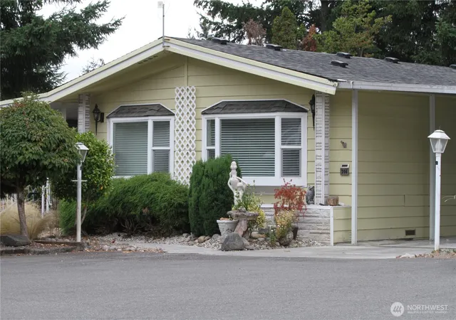 Photo 1 of Manufactured home for sale at 2500 S 370th St #206, Federal Way, WA 98003 | MLS# NWM2575581 | Listing updated on 2026-09-25