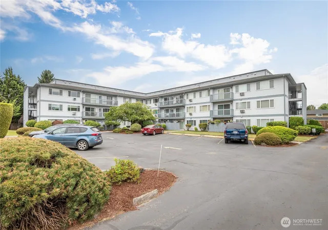 Photo 1 of Sale Pending at 2005 Tibbetts Dr #201, Longview, WA 98632 | MLS# NWM2575583 | Listing updated on 2026-09-26