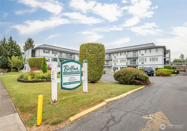 Photo 2 of Sale Pending at 2005 Tibbetts Dr #201, Longview, WA 98632 | MLS# NWM2575583 | Listing updated on 2026-09-26